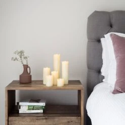 6er Set LED Kerzen -Geschäft Für Dekorative Beleuchtung CA13851 Battery Operated Wax LED Pillar Candles Bedroom Wooden Bedside Table Close P2