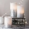 3er Set LED Echtwachs Kerzen Flackernd Warmweiß Silber -Geschäft Für Dekorative Beleuchtung CA17006 Set Of 3 Silver Ombre LED Pillar Candles Christmas Close P1