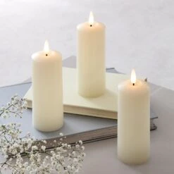 TruGlow® LED Kerzen Trio Schmal 12 TruGlow® LED Kerzen Trio Schmal -Geschäft Für Dekorative Beleuchtung CA19006 3 True Glow TruGlow Skinny Pillar Candles P