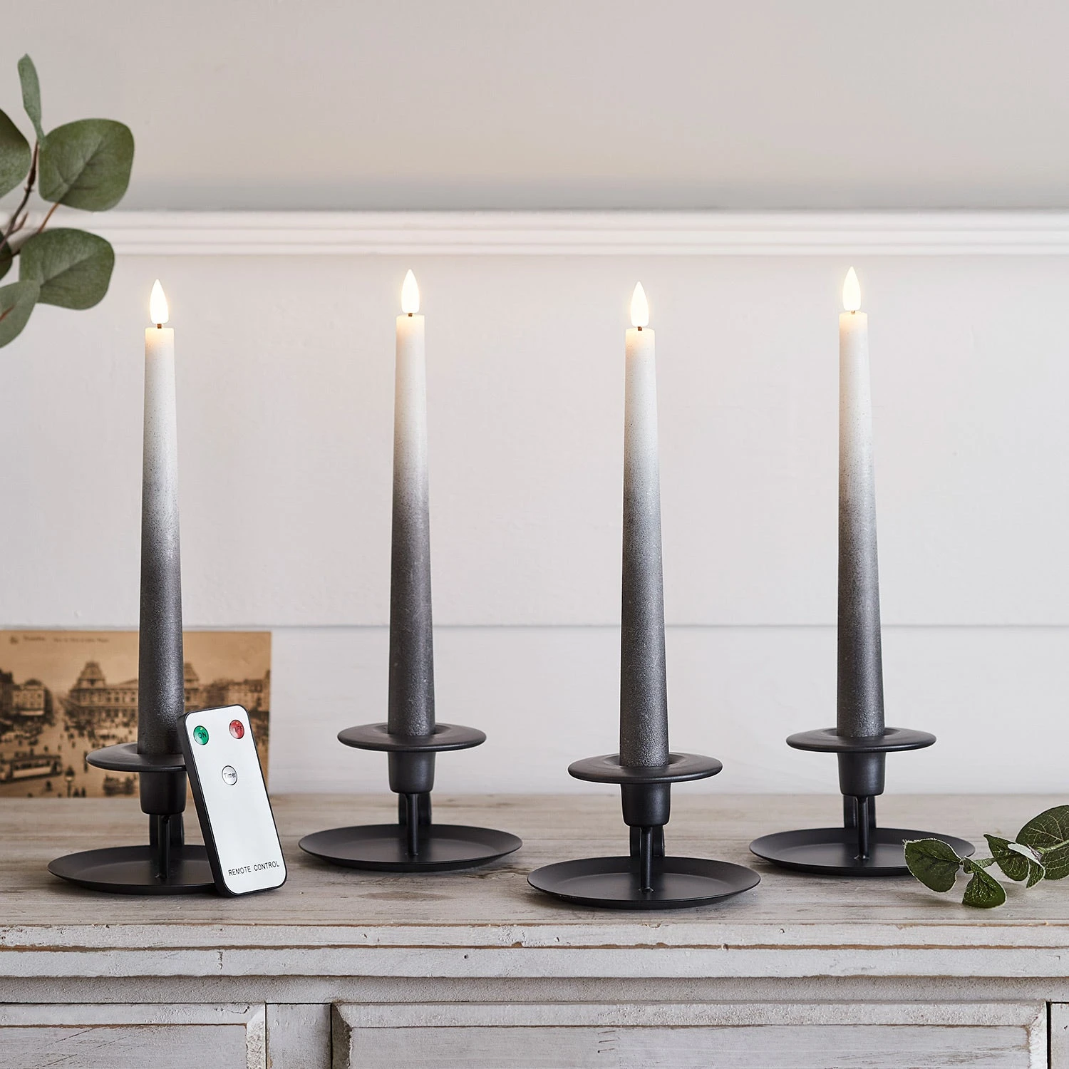4er Set TruGlow® LED Stabkerzen Grau Ombre Mit Fernbedienung 4 4er Set TruGlow® LED Stabkerzen Grau Ombre Mit Fernbedienung – Bild 2