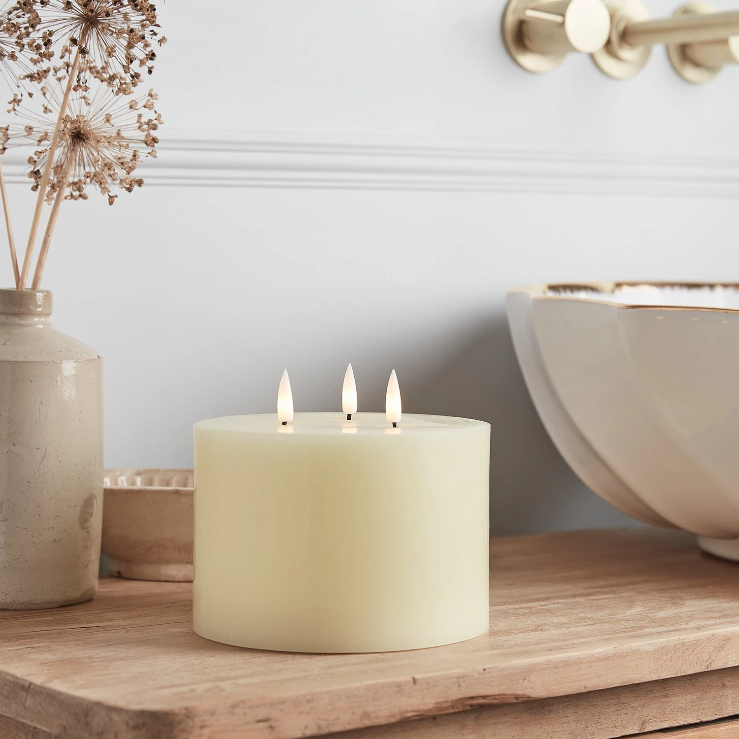 TruGlow® Dreidochtige LED Kerze Elfenbeinfarben Mit Fernbedienung 8 TruGlow® Dreidochtige LED Kerze Elfenbeinfarben Mit Fernbedienung – Bild 6