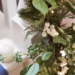 2m Weißen Beeren Weihnachtsgirlande Mit Beleuchtung -Geschäft Für Dekorative Beleuchtung D GA21009 2m Weihnachtsgirlande mit weissen Beeren und Micro Lichterkette Nahaufnahme 28e7d86c e0d3 4403 b6b8 9c069f03b844