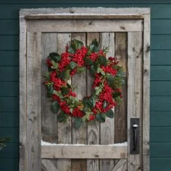 66cm Roten Beeren Weihnachtskranz Mit Beleuchtung -Geschäft Für Dekorative Beleuchtung D WR2007 66cm roten beeren weihnachtskranz mit beleuchtung Holztuer