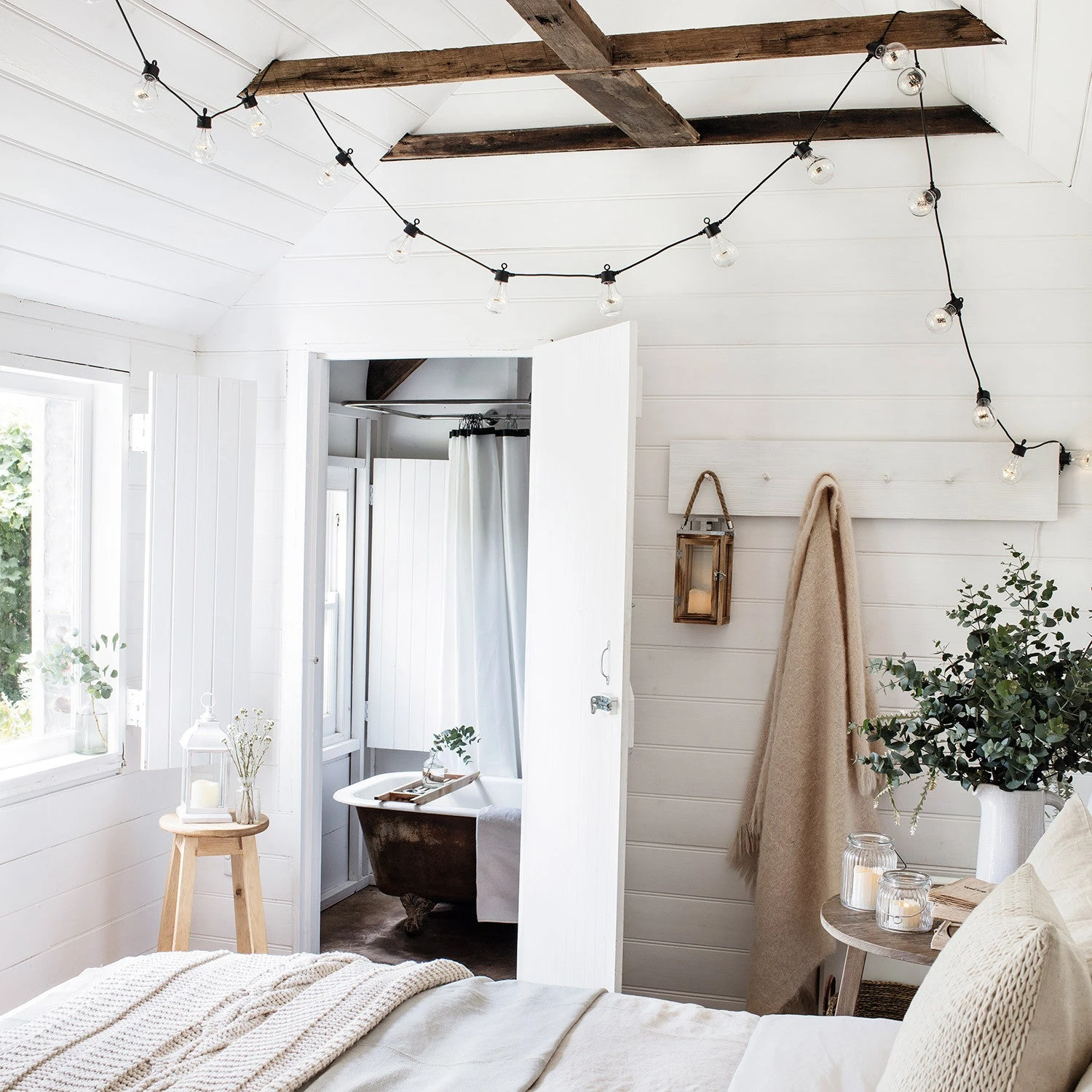 Weiße Trentham LED Laterne 6 Weiße Trentham LED Laterne – Bild 4