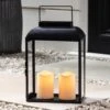 Große Devon Gartenlaterne Mit 2 TruGlow® Outdoor Kerzen -Geschäft Für Dekorative Beleuchtung LA18009 Large Black Landscape Lantern Frontdoor P1
