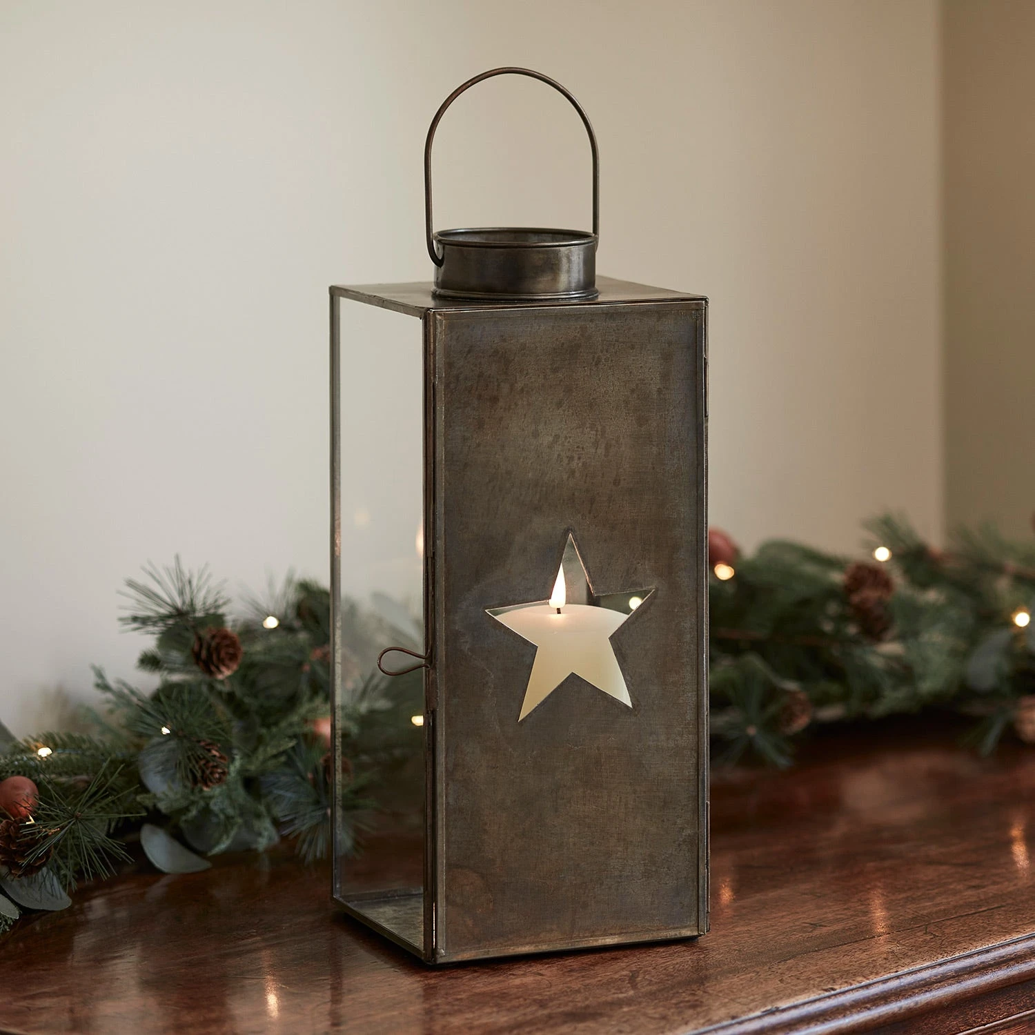 Große LED Weihnachtslaterne Stern Messingfarben Mit TruGlow® LED Kerze 3 Große LED Weihnachtslaterne Stern Messingfarben Mit TruGlow® LED Kerze
