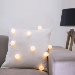 10er LED Cotton Ball Lichterkette Weiß -Geschäft Für Dekorative Beleuchtung LL140716YW Warm White Cotton Ball Fairy Lights Clear Cable Linen Sofa P5