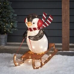 3er Set Weihnachtsfiguren Außen Alpaka, Pinguin Und Bulldogge -Geschäft Für Dekorative Beleuchtung PL22059EU LED Weihnachtsfigur aussen Pinguin mit Schlitten an 4a0d75e4 f107 42cc a82d 76de42001112