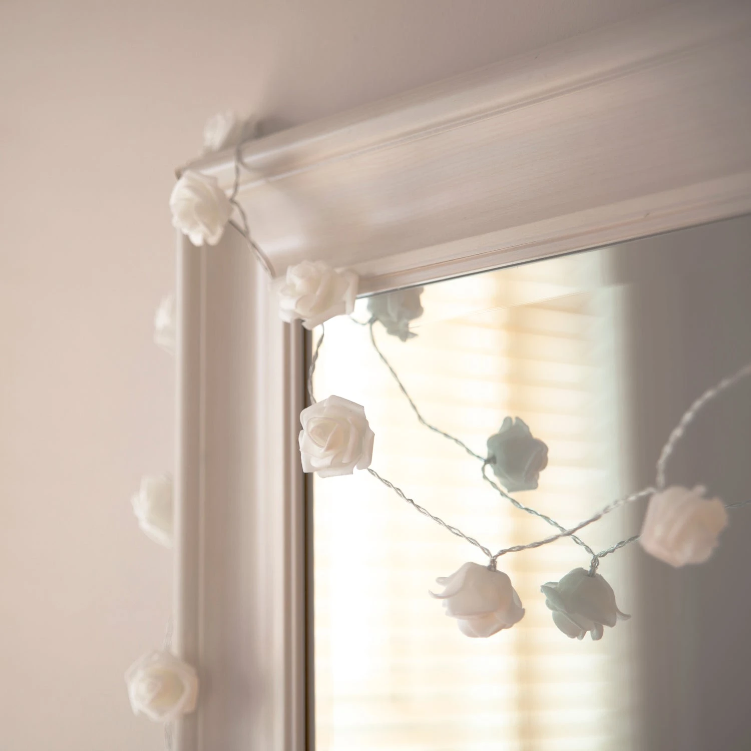 30er LED Rosen Lichterkettewarmweiß 5 30er LED Rosen Lichterkettewarmweiß – Bild 3