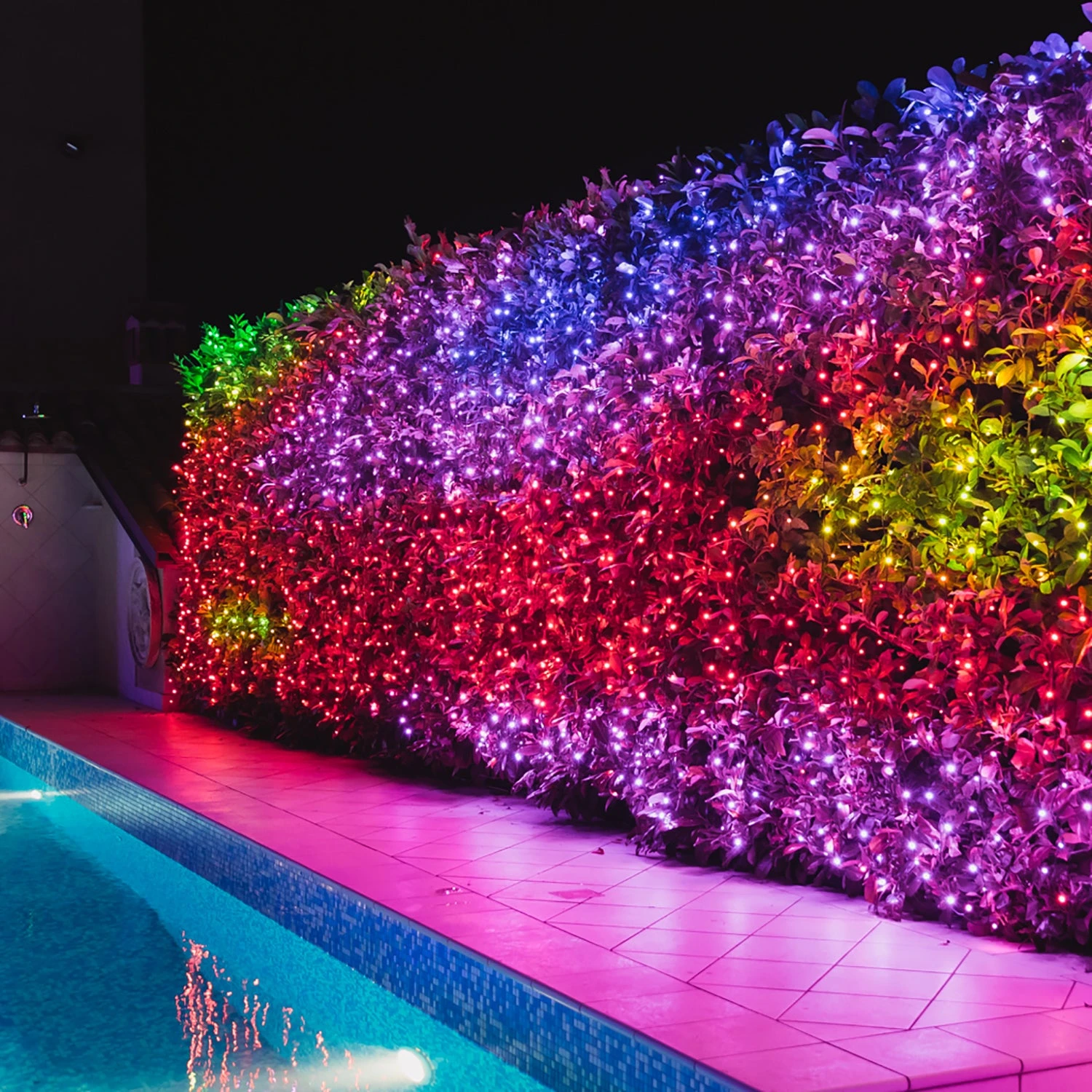 Twinkly 2,1m Smarter Lichtervorhang Bunt Und Weiß Edition Mit 210 LEDs 7 Twinkly 2,1m Smarter Lichtervorhang Bunt Und Weiß Edition Mit 210 LEDs – Bild 5