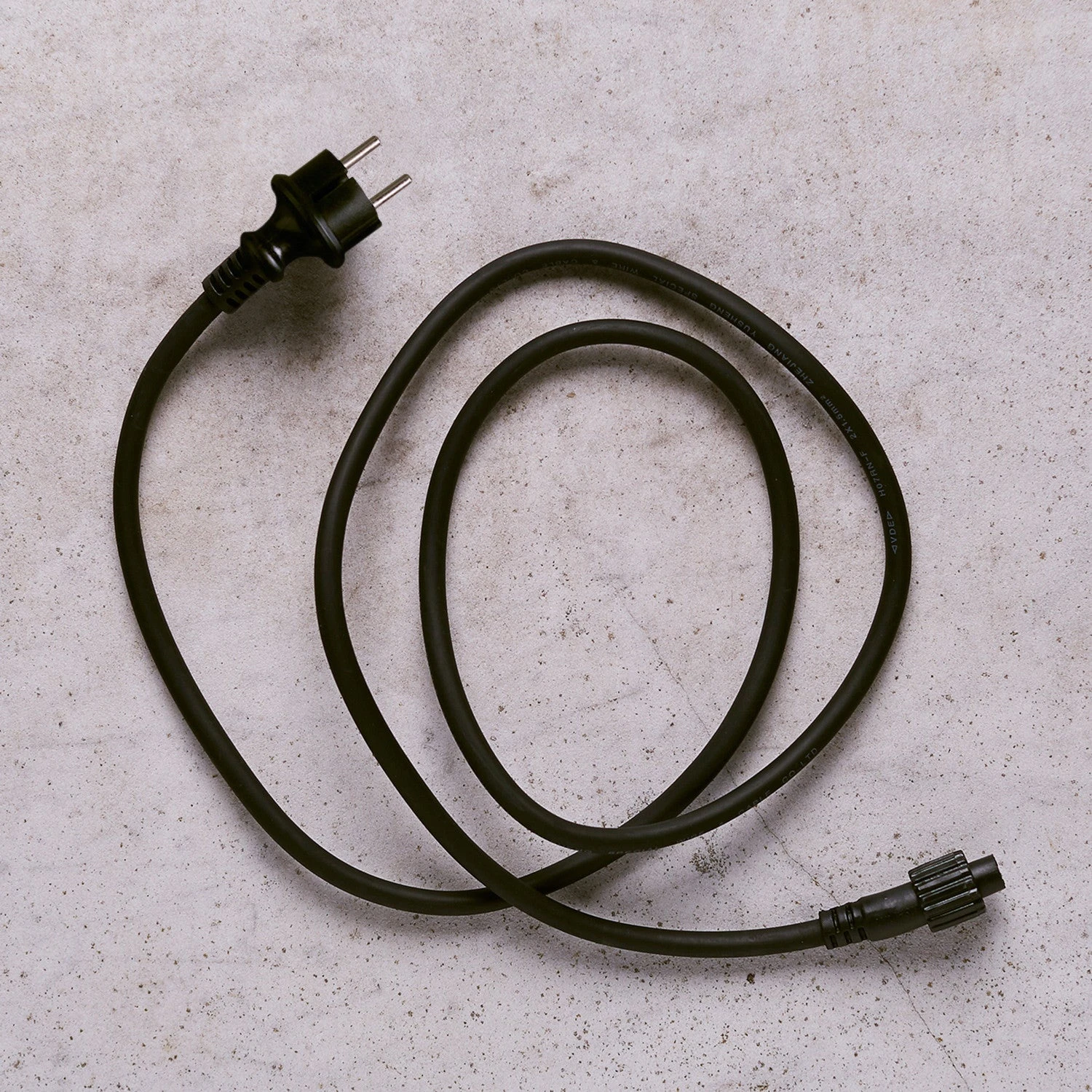 Ingenious Connect 5m 10er Lichterkette Glühbirnen Mit Großen Globe Birnen Koppelbar Schwarzes Kabel 9 Ingenious Connect 5m 10er Lichterkette Glühbirnen Mit Großen Globe Birnen Koppelbar Schwarzes Kabel – Bild 7