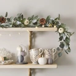 20,5cm Glasglocke Mit Grauem Holzteller -Geschäft Für Dekorative Beleuchtung Wandregal Kuche Herbstdeko in Grun Herbstgirlande Kurbisse Lichterkette Glasglocke und Kerzen 3